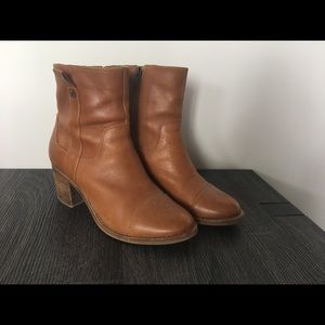 Sperry Tan Leather Booties size 7.5